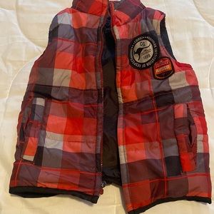 Beautiful  plaid vest for 18m like new